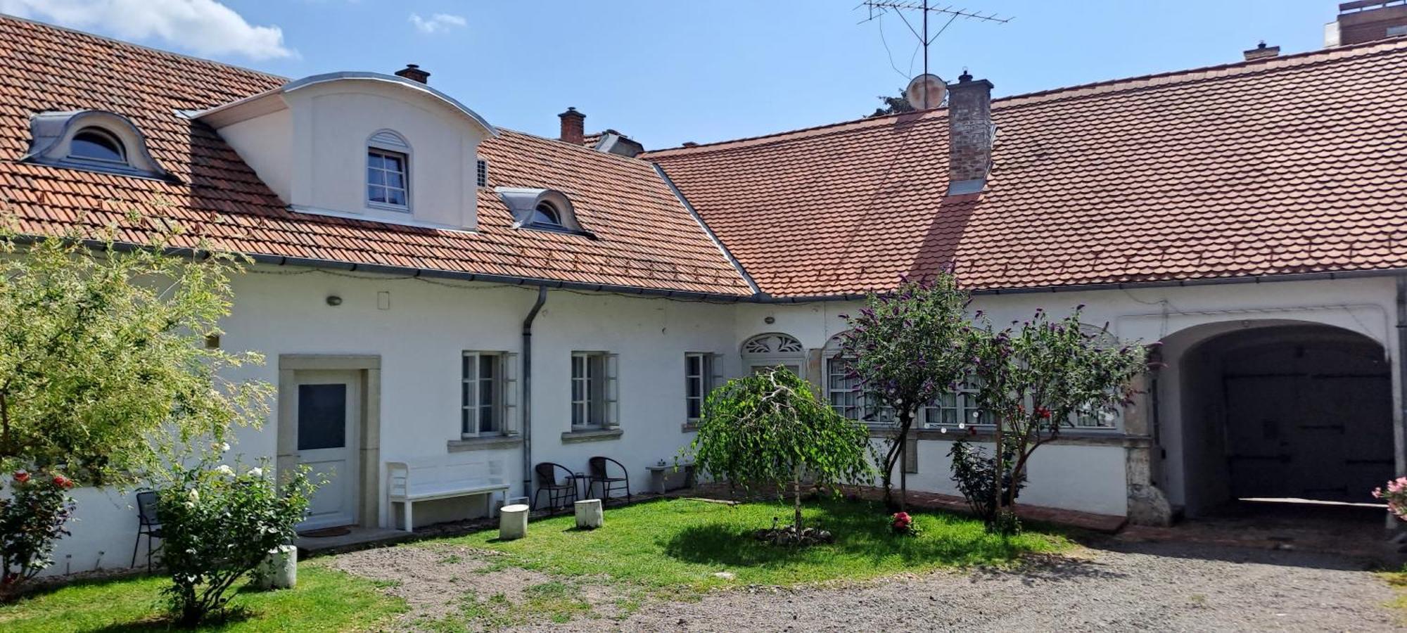 Plitzner Belvarosi Apartmanhaz Егер Екстериор снимка