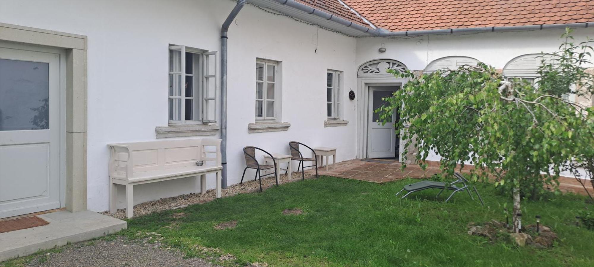 Plitzner Belvarosi Apartmanhaz Егер Екстериор снимка