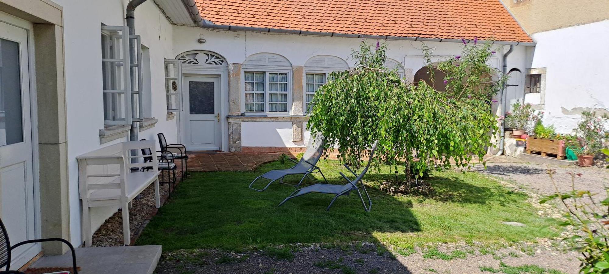 Plitzner Belvarosi Apartmanhaz Егер Екстериор снимка