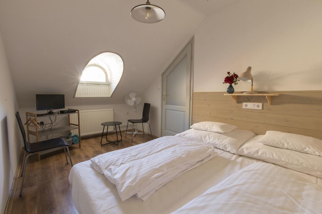 Plitzner Belvarosi Apartmanhaz Егер Екстериор снимка